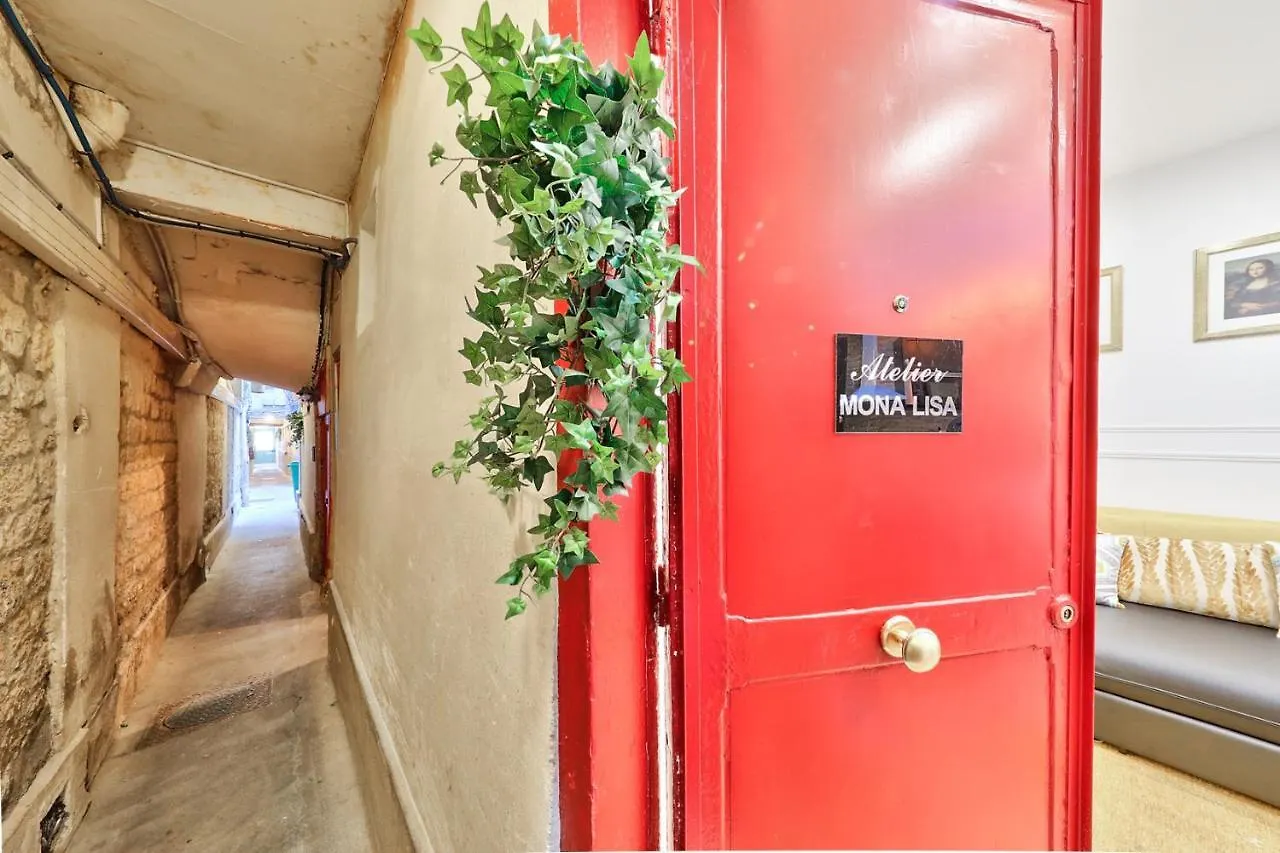 38 Atelier Mona Lisa * パリ