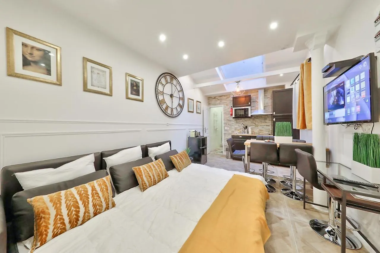 Apartment 38 Atelier Mona Lisa Paris