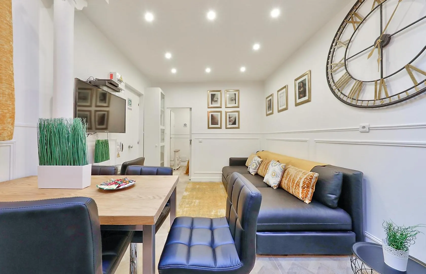 38 Atelier Mona Lisa Apartman